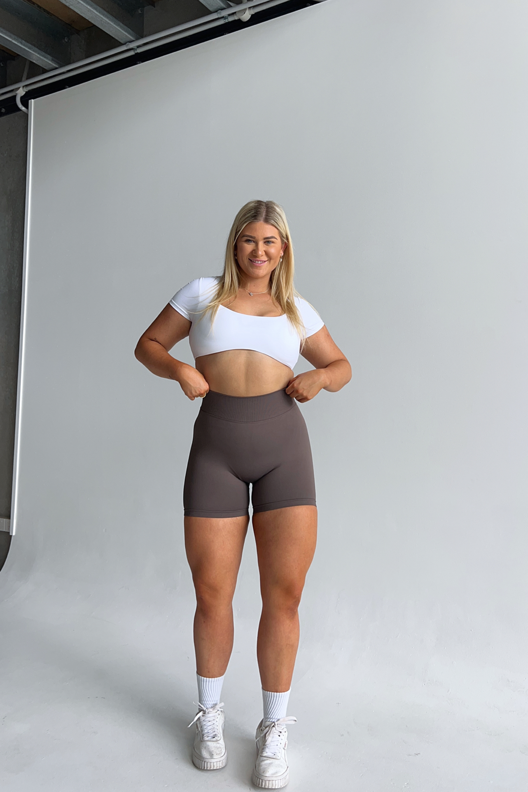 SCULPT SHORTS – DEEP TAUPE