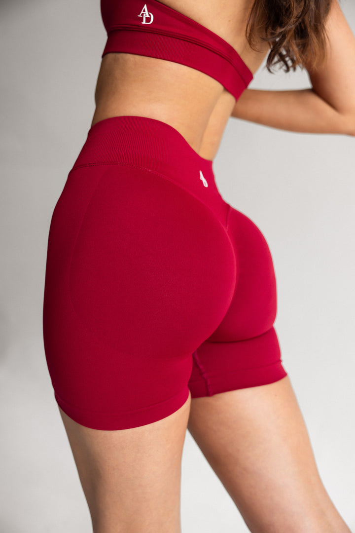 CONTOUR SHORTS - CHERRY RED