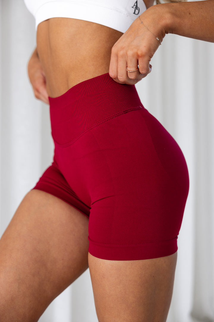 CONTOUR SHORTS - CHERRY RED